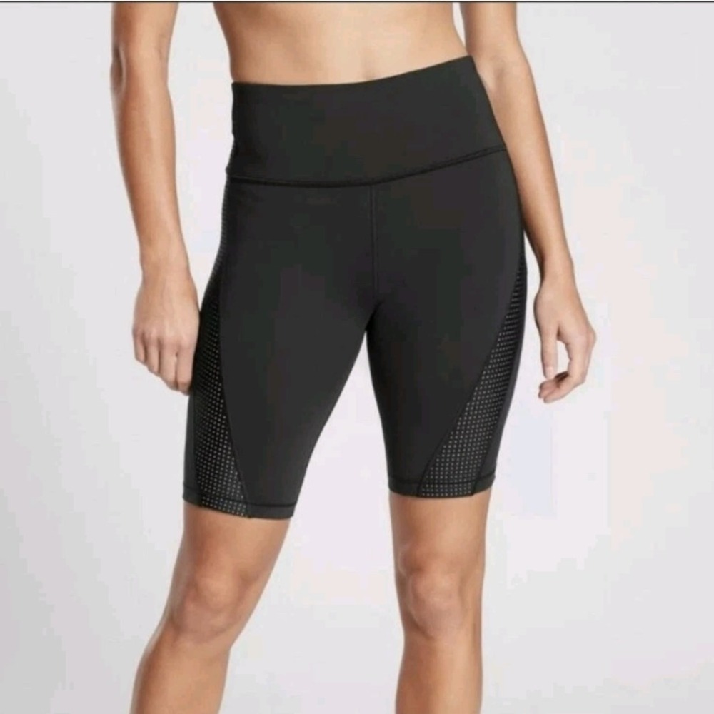 ATHLETA HIIT It 9" Biker Short‎ Black Size Small Activewear Athletic Workwear